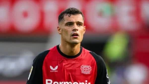 Granit Xhaka, mesfushori më i vlerësuar në Premierligë