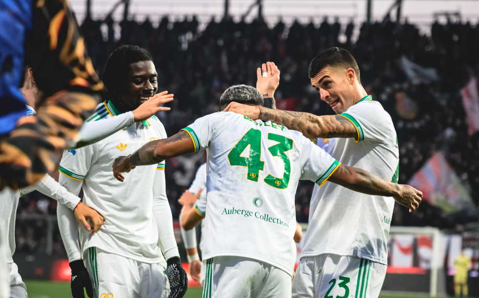 Roma fiton bindshëm dhe mban kreun në Serie A