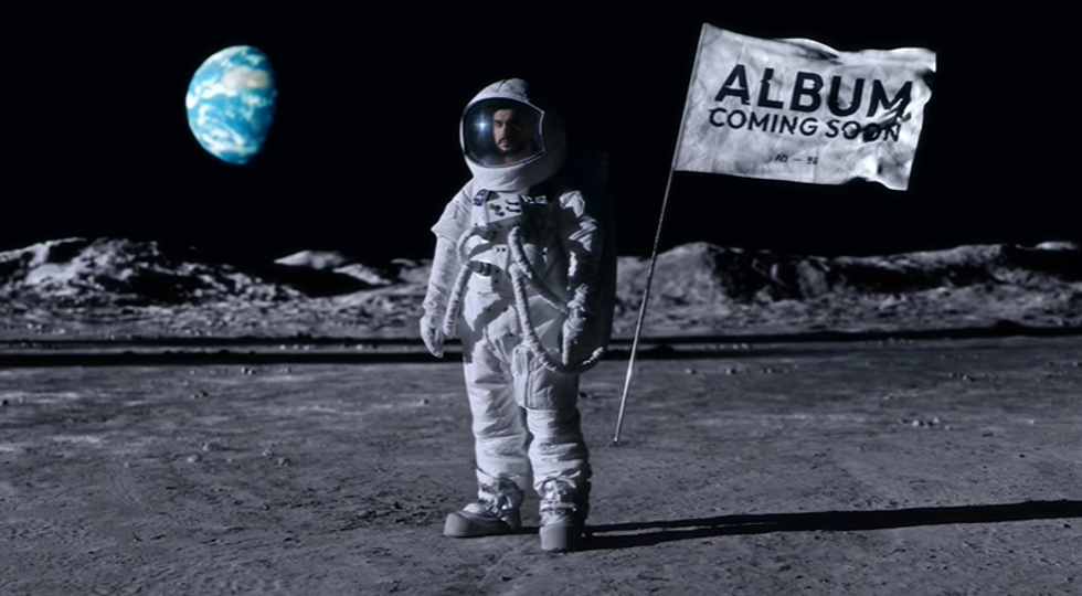 Butrint Imeri njofton albumin e ri në një formë të veçantë